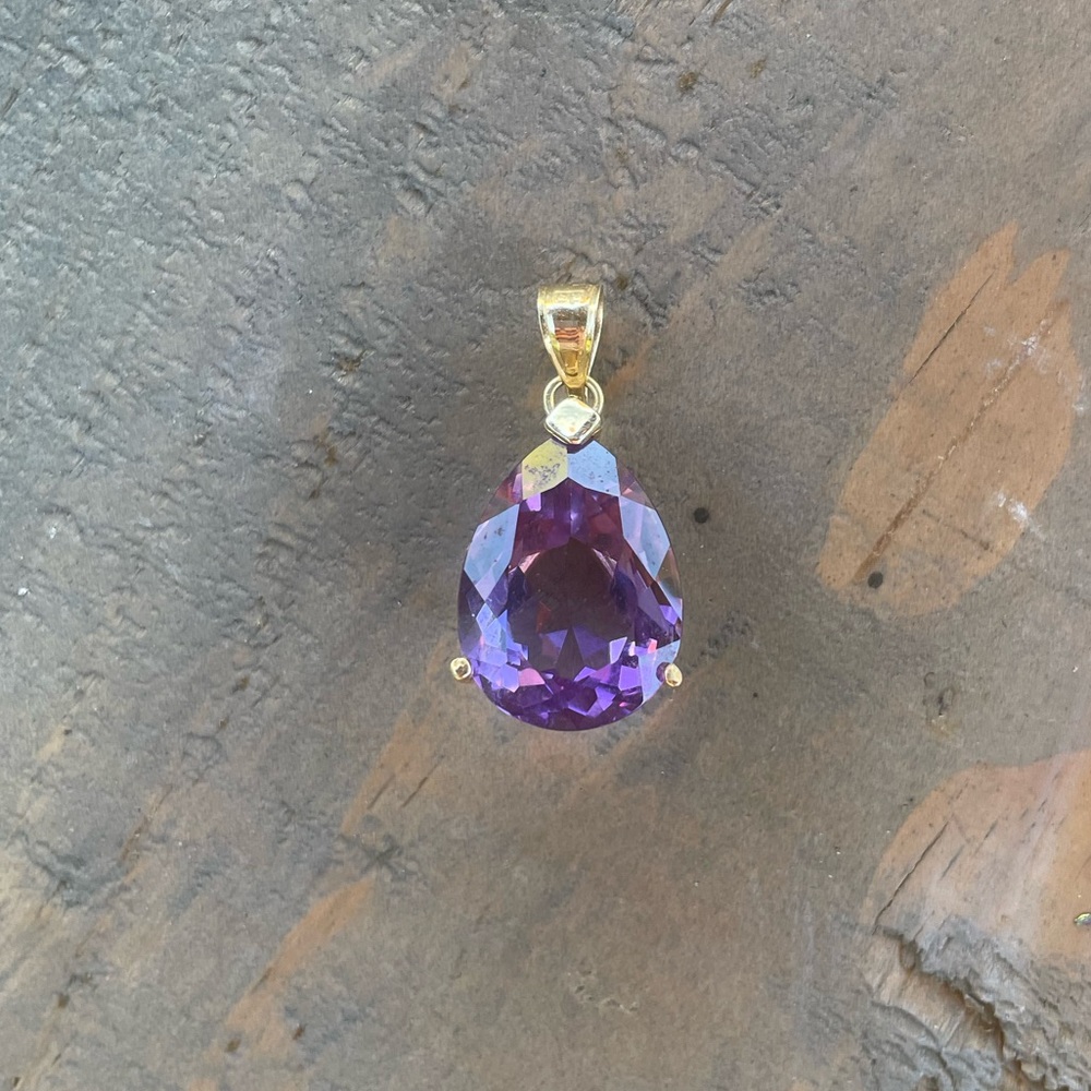 14k Gold & Amethyst Pendant Approximately 8 1/2 ct - Picture 2 of 6